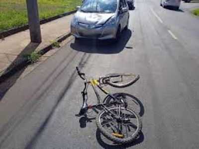 Motociclista morre após bater de frente com carro, na Paraíba